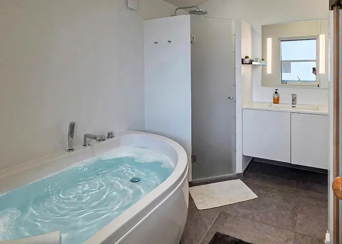 Four-bedroom In בית נופש *